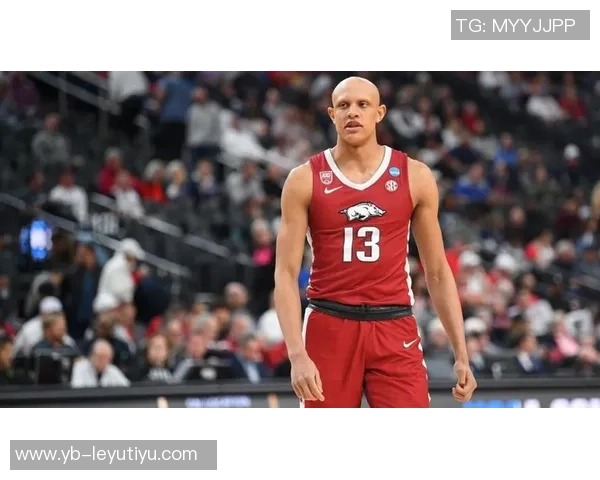 沃尔什半场完美表现七投全中三分三中三狂砍18分3篮板3抢断展现狠人风范 沃尔什半场完美表现七投全中三分三中三狂砍18分3篮板3抢断展现狠人风范